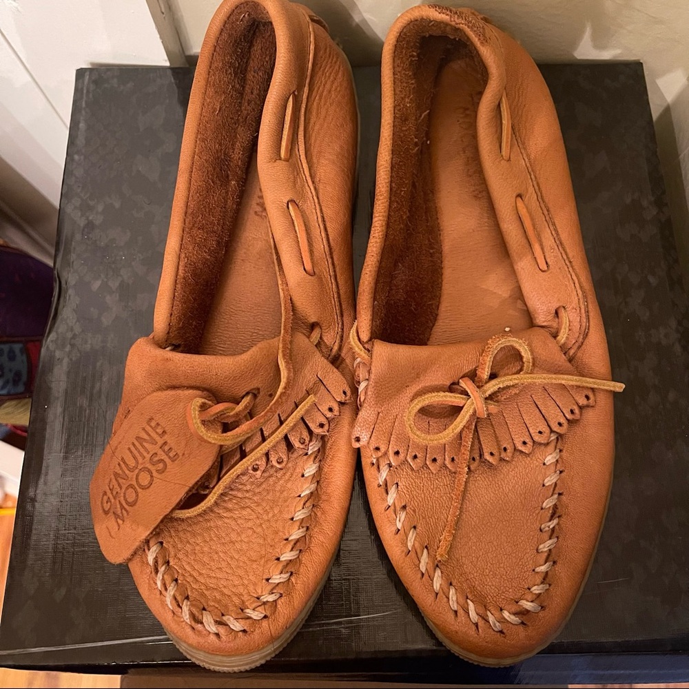 Minnetonka flats best fits a size 9-9.5